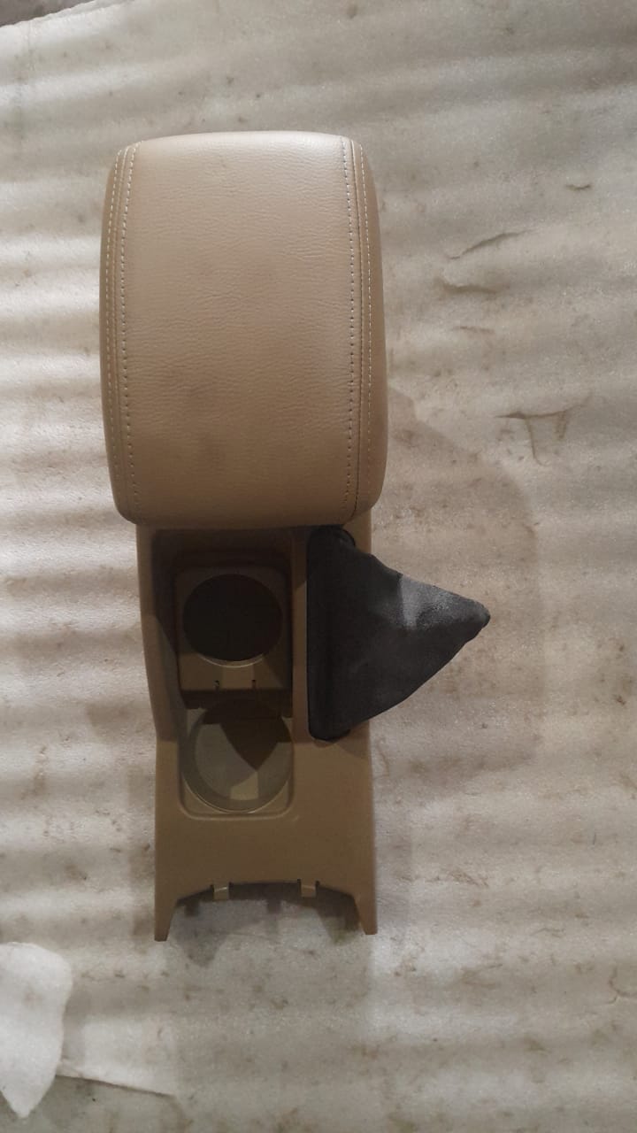 CarTrends rear console for Opel Optra, automotive spare part with detailed interior view showing console features.