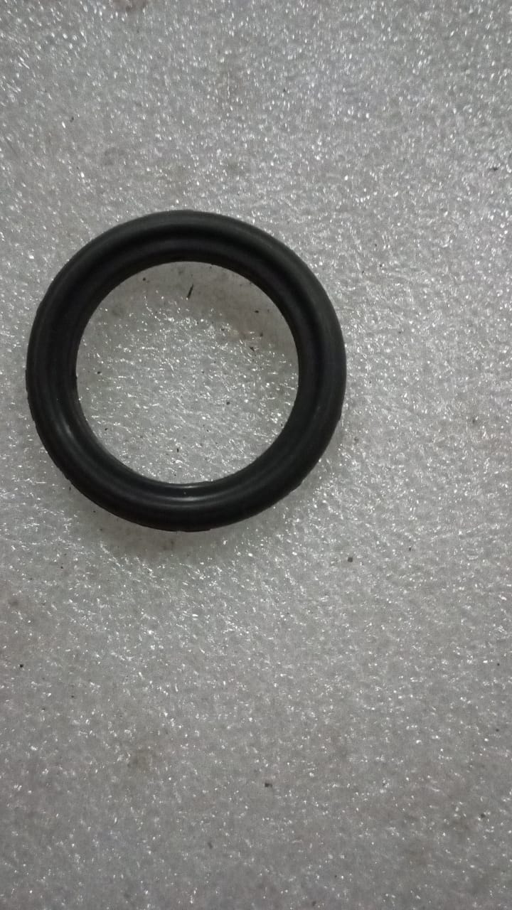 CarTrends O-ring seal for spare parts, close-up of black rubber gasket used in automotive applications.