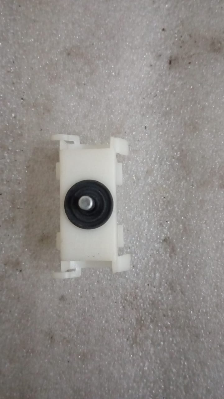 CarTrends Chevrolet Cruze retainer roof panel joint finish molding, spare part for roof panel assembly.