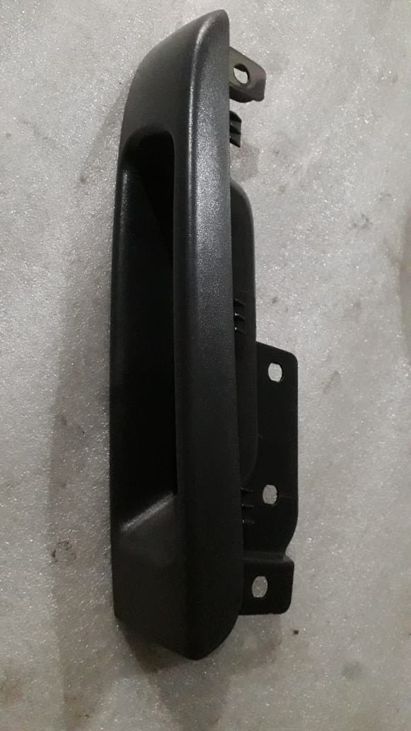 CarTrends pull handle trim for front left side, spare part for vehicle, with a sleek design and metallic finish.