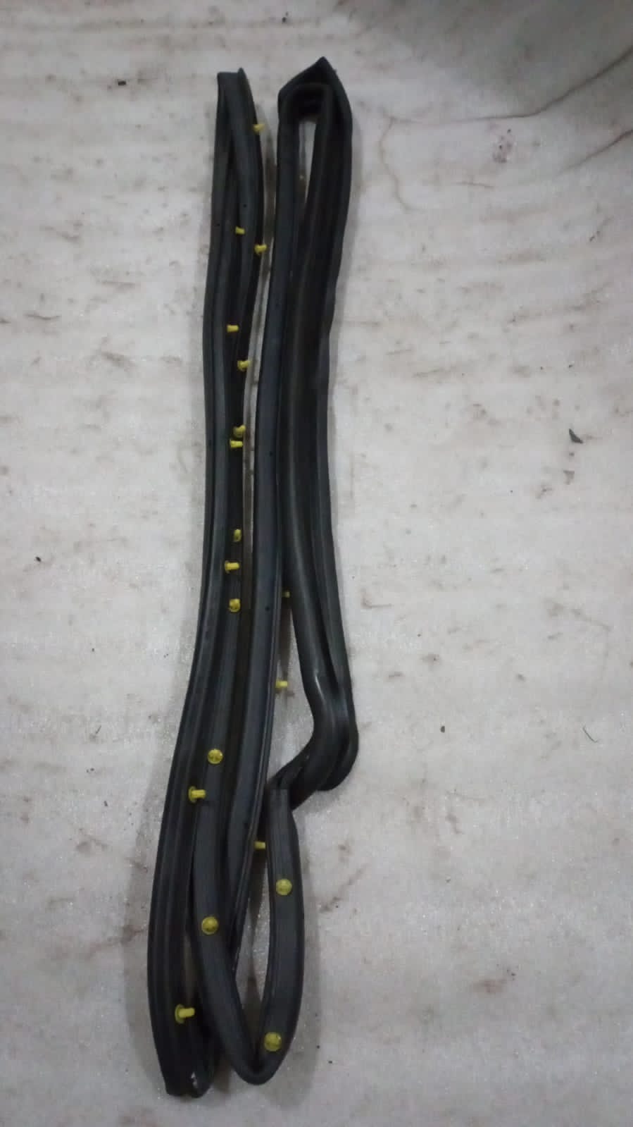 CarTrends rear right door weatherstrip for Chevrolet Aveo, spare part, designed to seal the rear door effectively.
