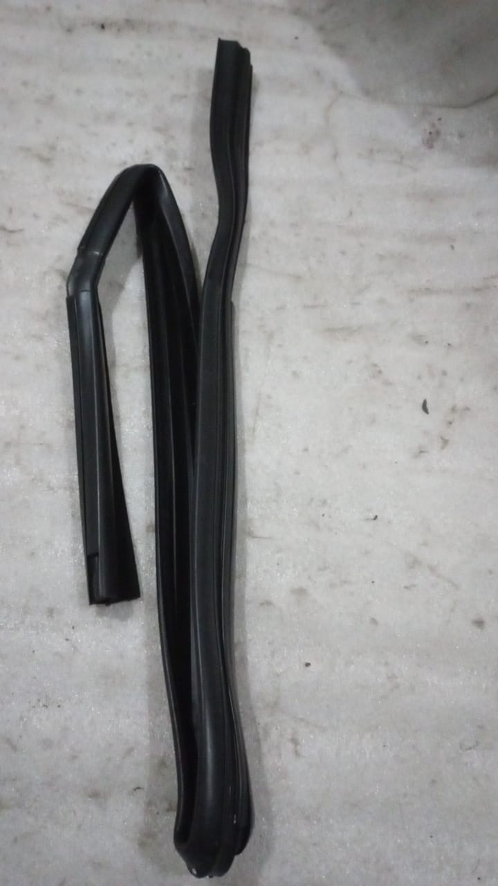 CarTrends glass rear door for Chevrolet Aveo, left side replacement spare part showing the door panel and window.