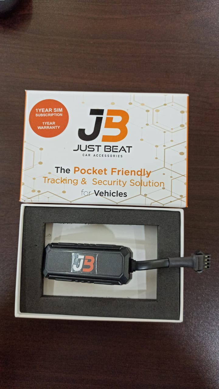 CarTrends JB01 Car Refresher 100ml, a spare part in a clear bottle, designed to freshen vehicle interiors.