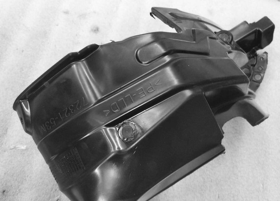 CarTrends lining front fender spare part, shown in image with detailed close-up of the 72321M53M00 component