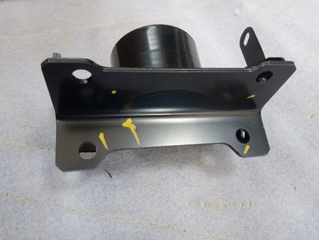 CarTrends left mounting part for Suzuki Ertiga, spare part replacement, shown in the image with mounting details.