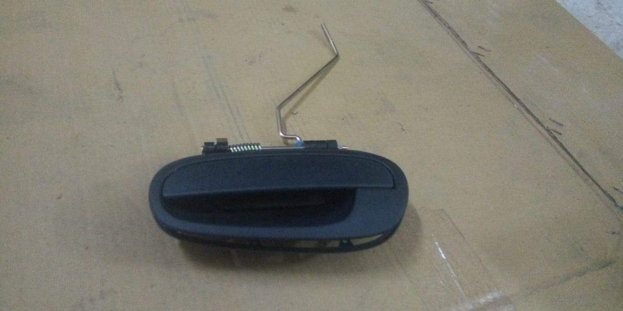 CarTrends Chevrolet Optra left rear door handle spare part, black plastic exterior door handle for replacement.