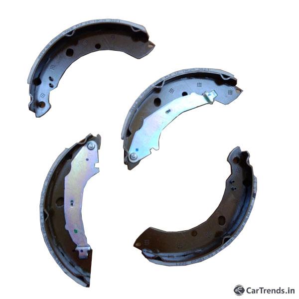 CarTrends brake shoe set for Skoda Rapid rear brake system, with part number 6RU698525A, shown in this image.