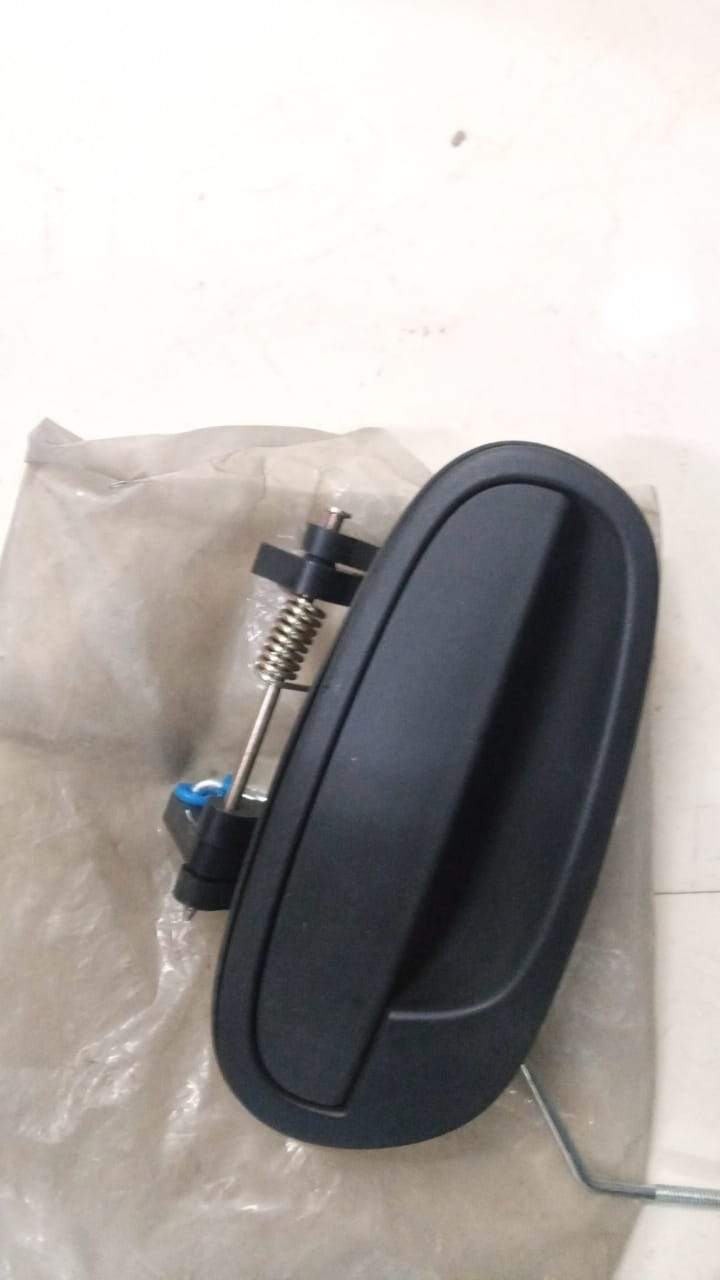 CarTrends Chevrolet Optra right rear door handle spare part, close-up of the black plastic exterior handle for rear door.