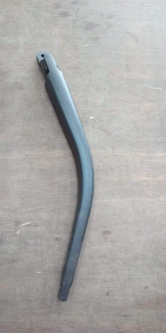 CarTrends rear wiper arm spare part for Spark J96601862, shown in black with metal connector for vehicle rear window.