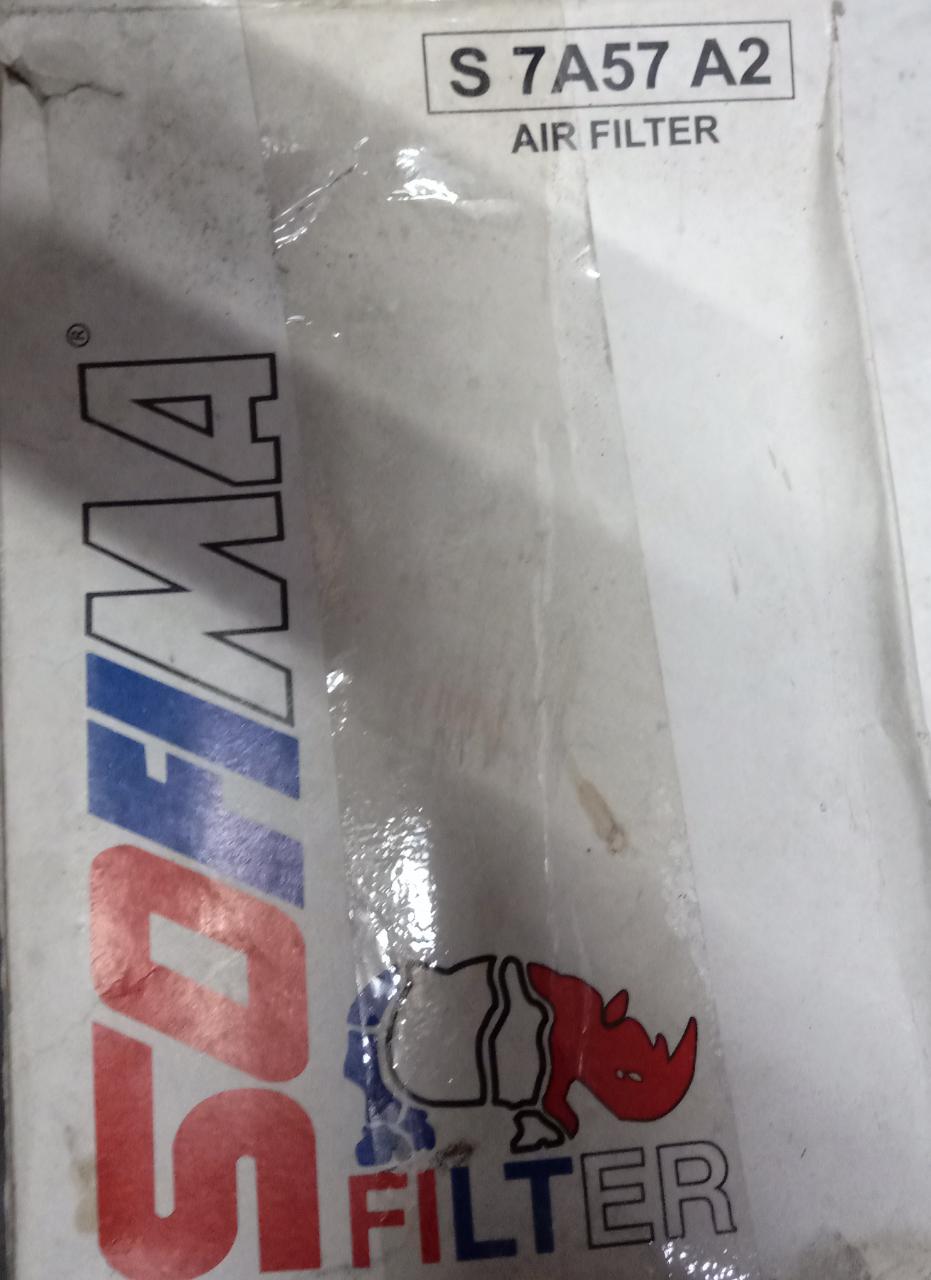 CarTrends air filter for Maruti Van, spare part accessory, showing the filter element and packaging details.
