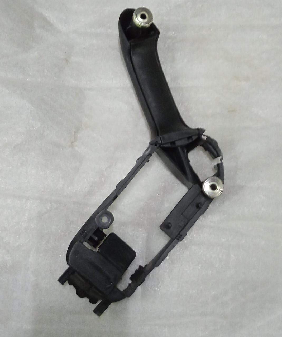 CarTrends Corsa right side pull handle spare part, showing the black plastic exterior with mounting points for vehicle door.