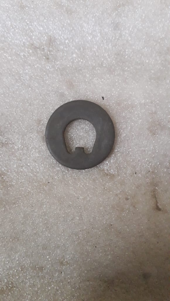 Rear wheel spindle washer for Chevrolet Corsa by CarTrends, spare part for wheel assembly and suspension system.