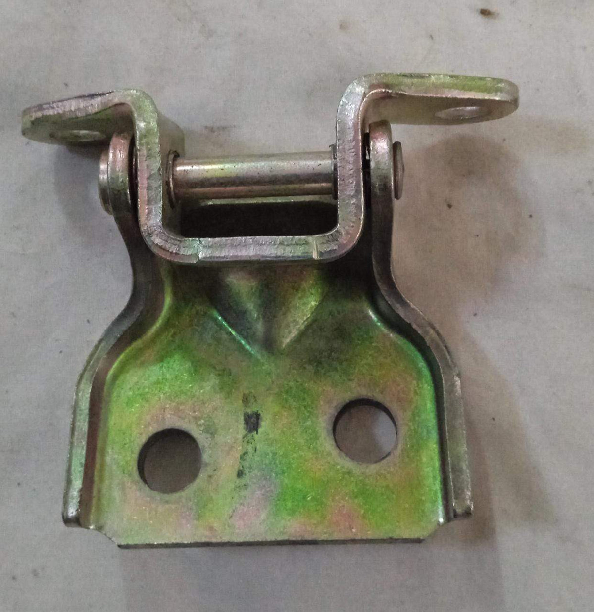 Left hand front upper door hinge assembly for Chevrolet Tavera by CarTrends, showing the hinge part on a white background.