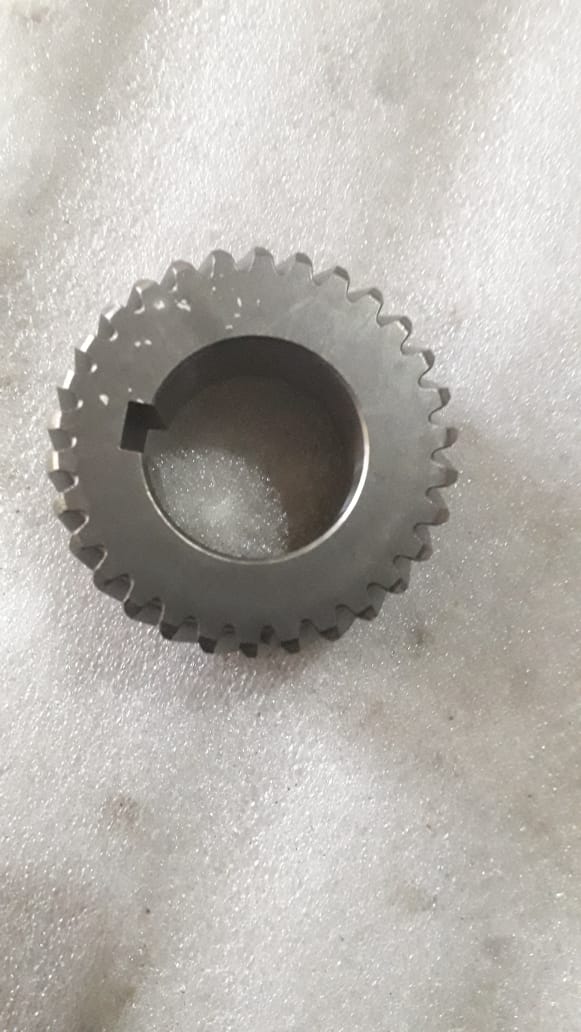 CarTrends Chevrolet Tavera crankshaft gear, spare engine part showing detailed metal component for Tavera vehicle.