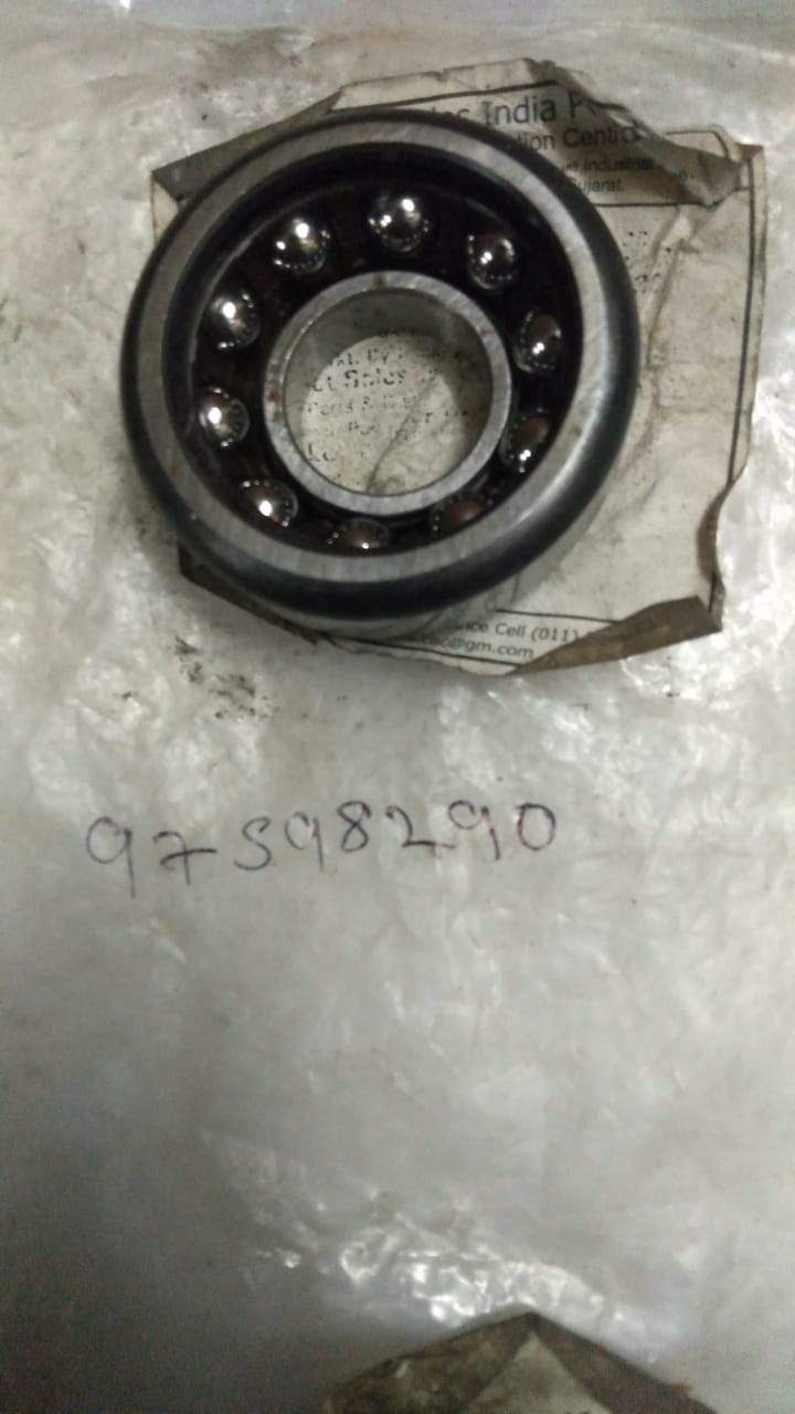 CarTrends worm shaft bearing for Tavera, showing the metal bearing component used as a spare part for vehicle repair.