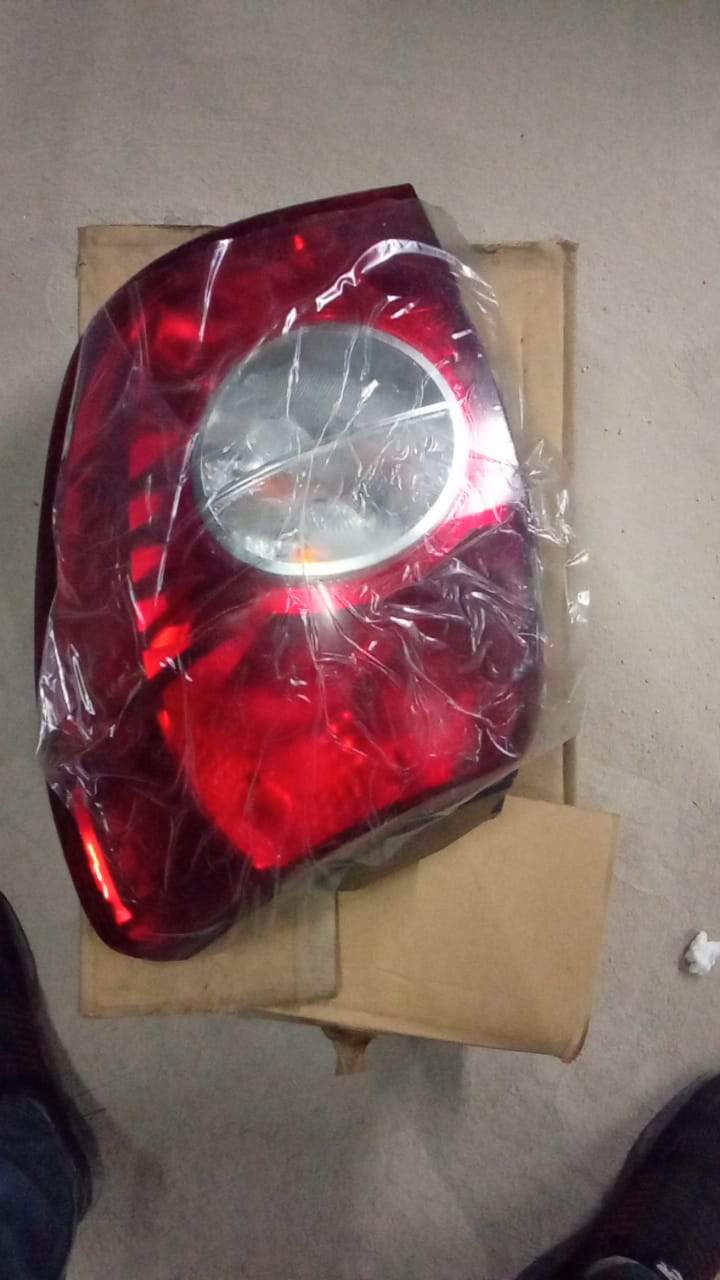 CarTrends Chevrolet Captiva right tail light, spare part for vehicle lighting, showing the lens and mounting details.