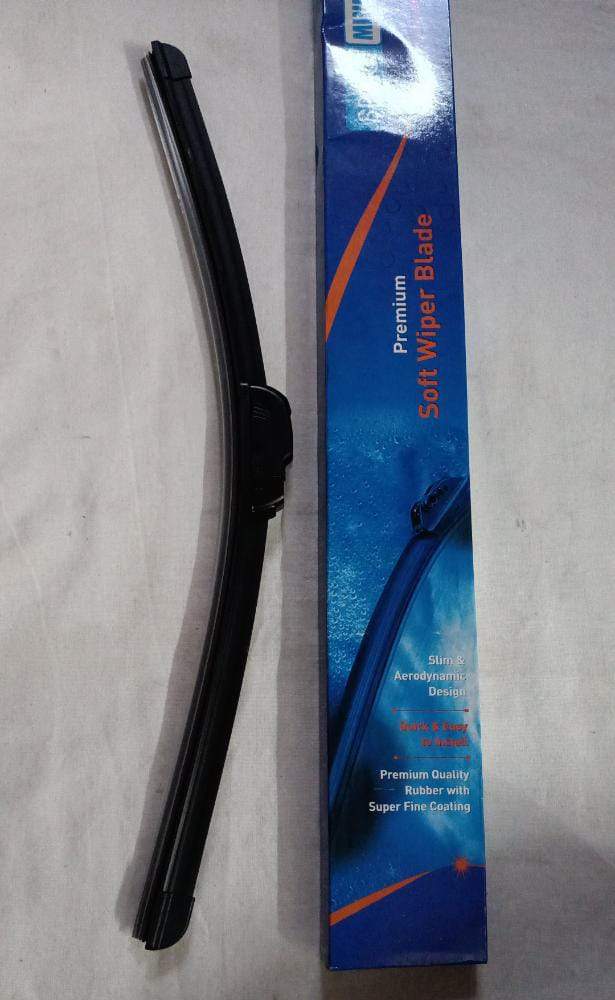 CarTrends WB200018 18-inch soft wiper blade, spare parts for windshield cleaning, shown on a vehicle.
