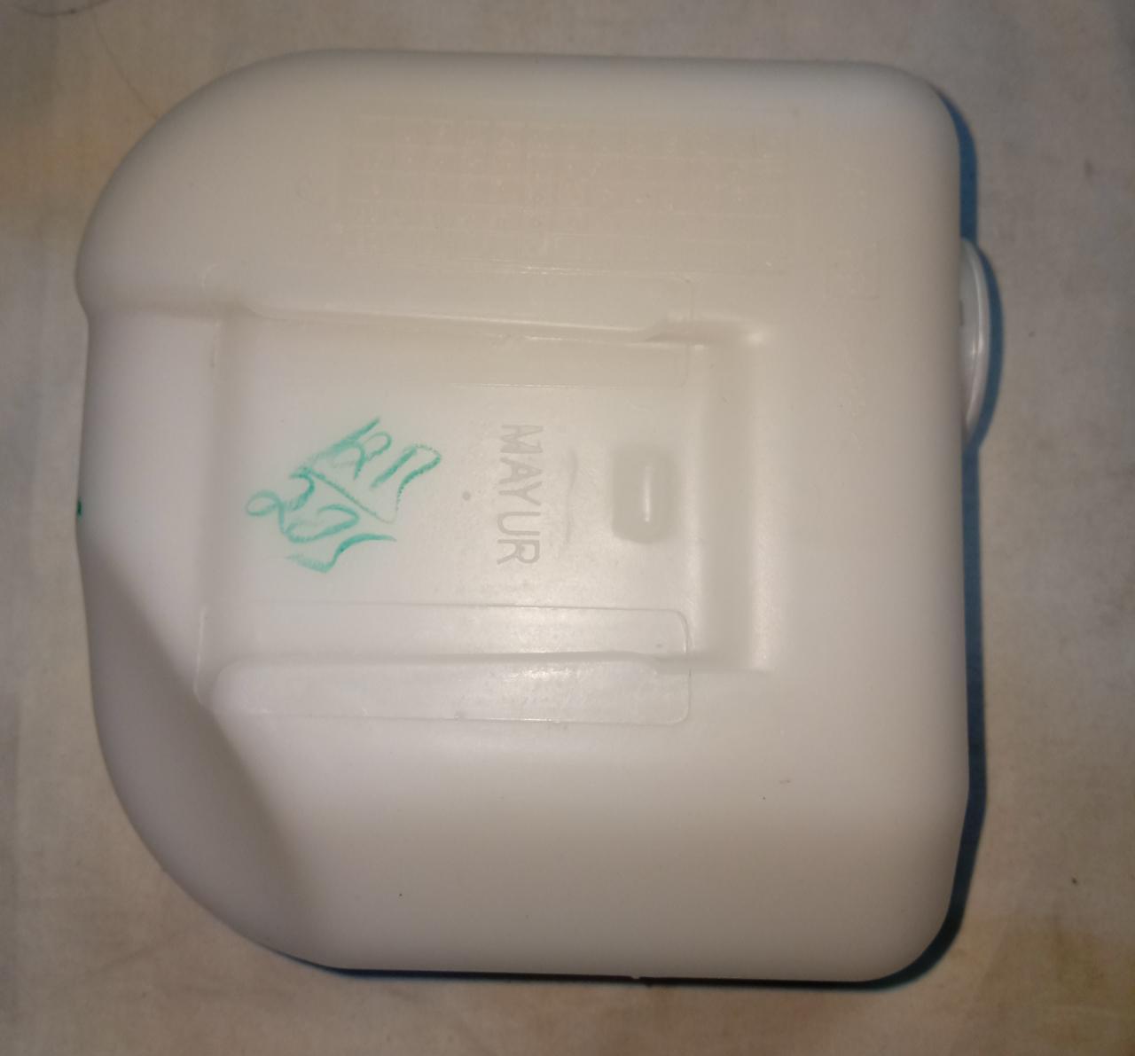 CarTrends coolant bottle for Maruti Suzuki A-Star, car spare part with a clear plastic container and cap for engine cooling.