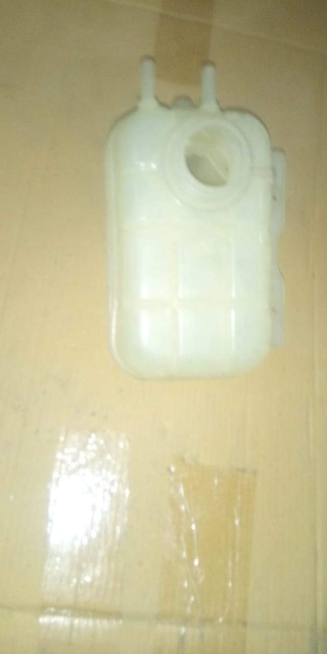 CarTrends Wiper Bottle Spark Single Motor spare part for windshield wipers, with detailed view of the motor component.