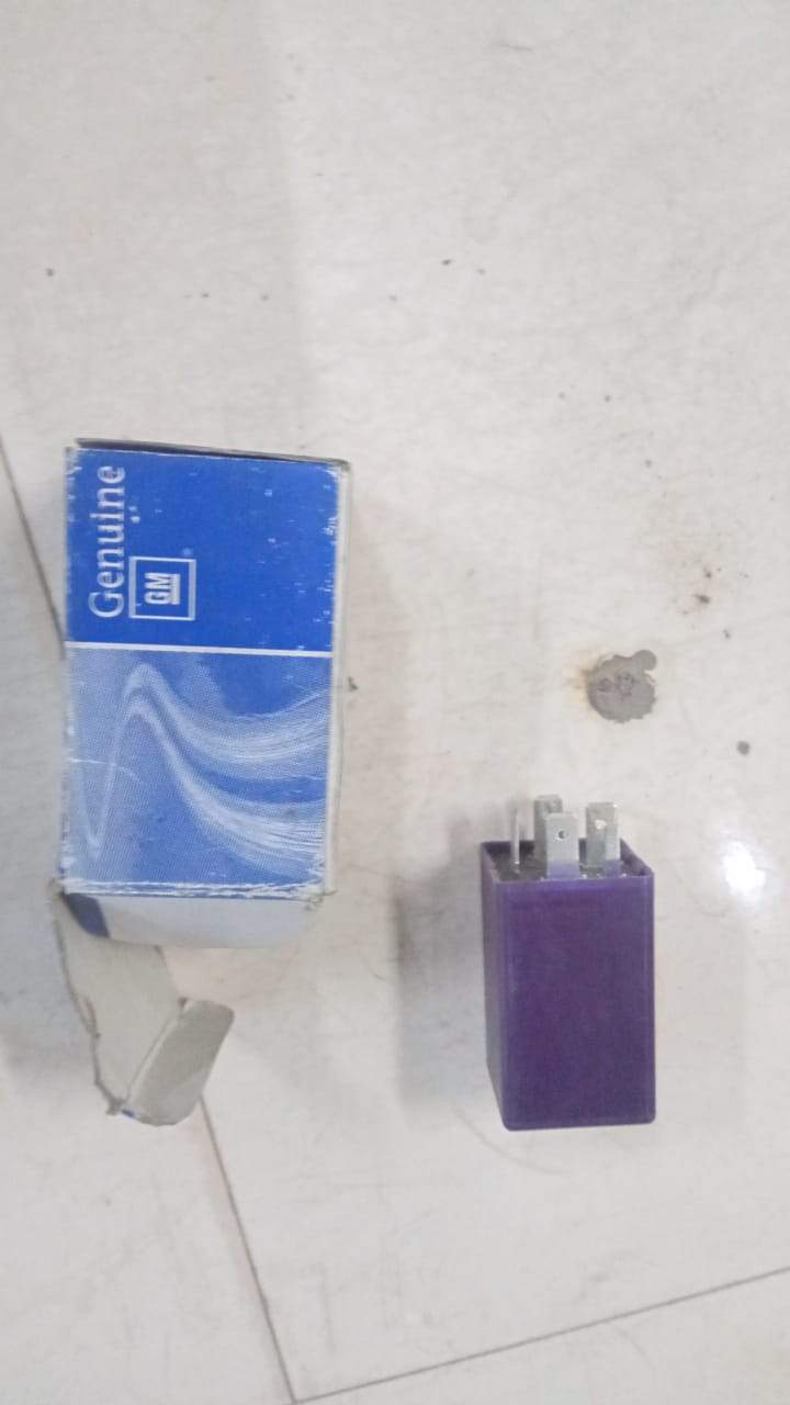 CarTrends Wiper Relay for Aveo UVa, spare part with J96550530 label, shown in a close-up view of the relay component