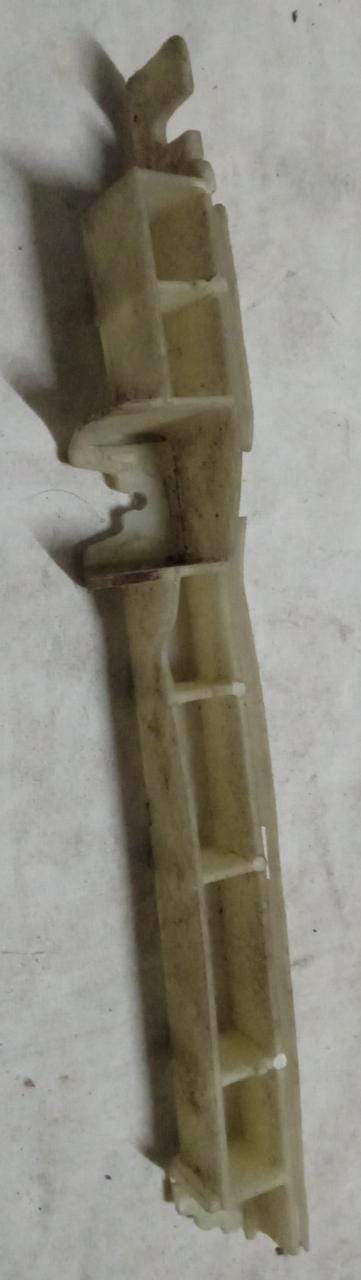 General Motors Captiva rear fascia bracket, part number J96448142, for vehicle fascia mounting and support.
