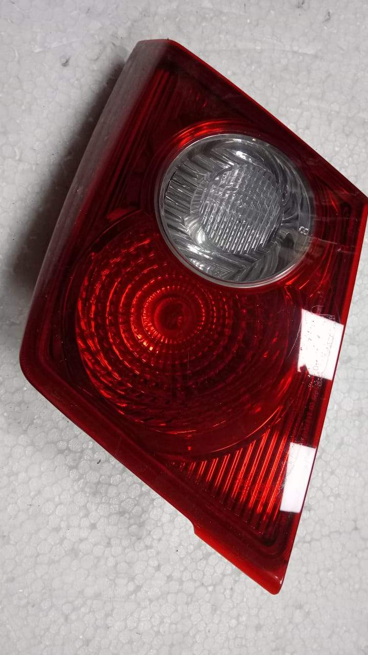 General Motors Dicci Lamp Optra SRV right side, car lighting component for Opel Optra SRV, vehicle part with clear lens and mounting points