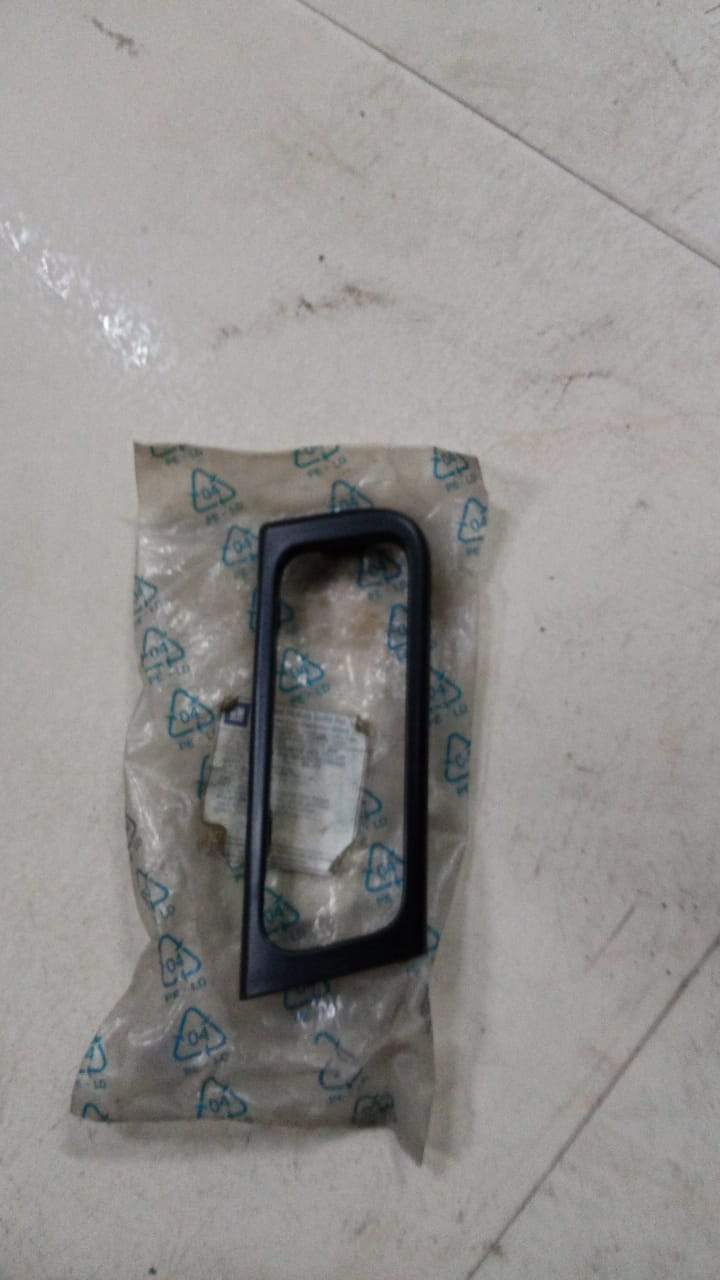 Inside front door handle escutcheon for Chevrolet Optra, right-hand petrol model, made by General Motors.