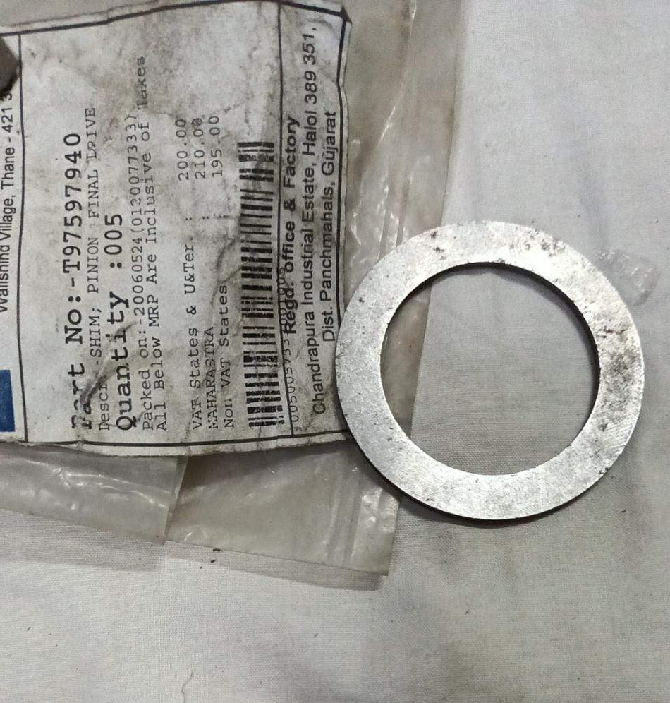 Shim pinion final drive for Chevrolet Tavera by General Motors, showing the metal gear component with detailed teeth.
