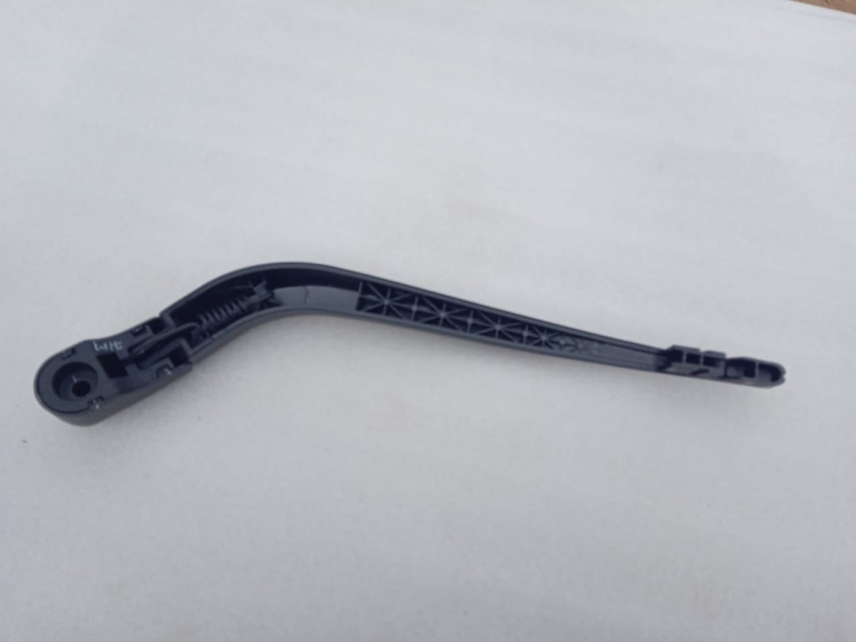 Honda rear wiper arm model 76720TE7K01, showing the black metal wiper arm for the vehicle's rear window.