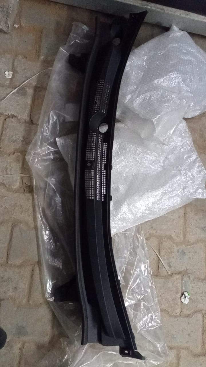 Honda Amaze 2018+ cowl top in black, close-up view showing the durable plastic surface and fit for Honda Amaze models.