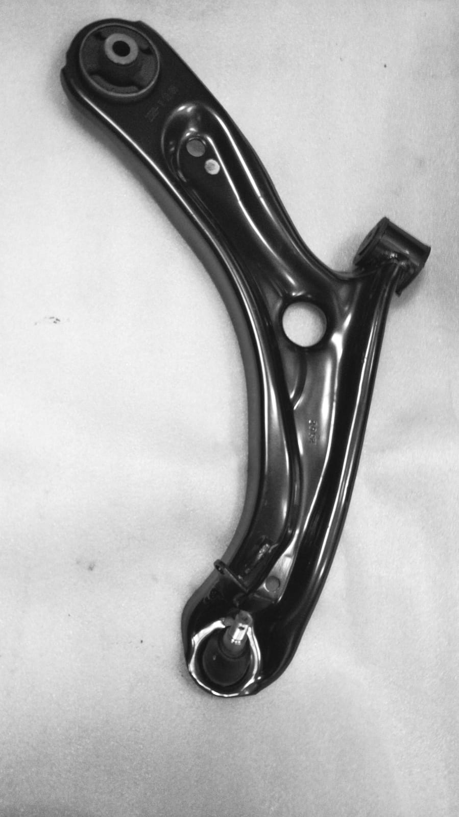 Honda LWR arm assembly right front for model 51350TSVK03, showing the automotive suspension component with metal parts.