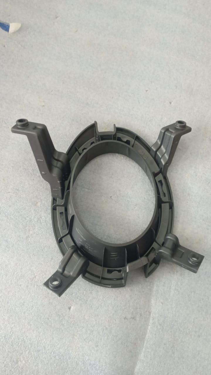 Hyundai I20 Elite front right bumper fog lamp cover, part number 86528C7700, designed for Hyundai vehicles.