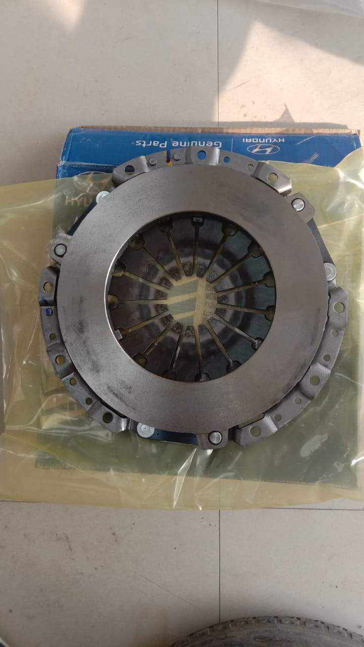Hyundai Creta petrol pressure plate, automotive part with metal components, designed for vehicle clutch system.