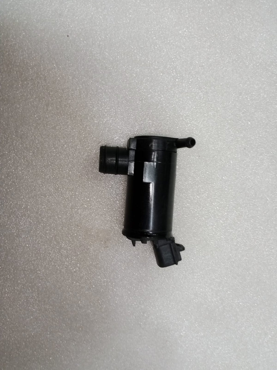 Maruti Suzuki fuel pump assembly model 38410M68P00, car part for engine fuel delivery, shown in the image.