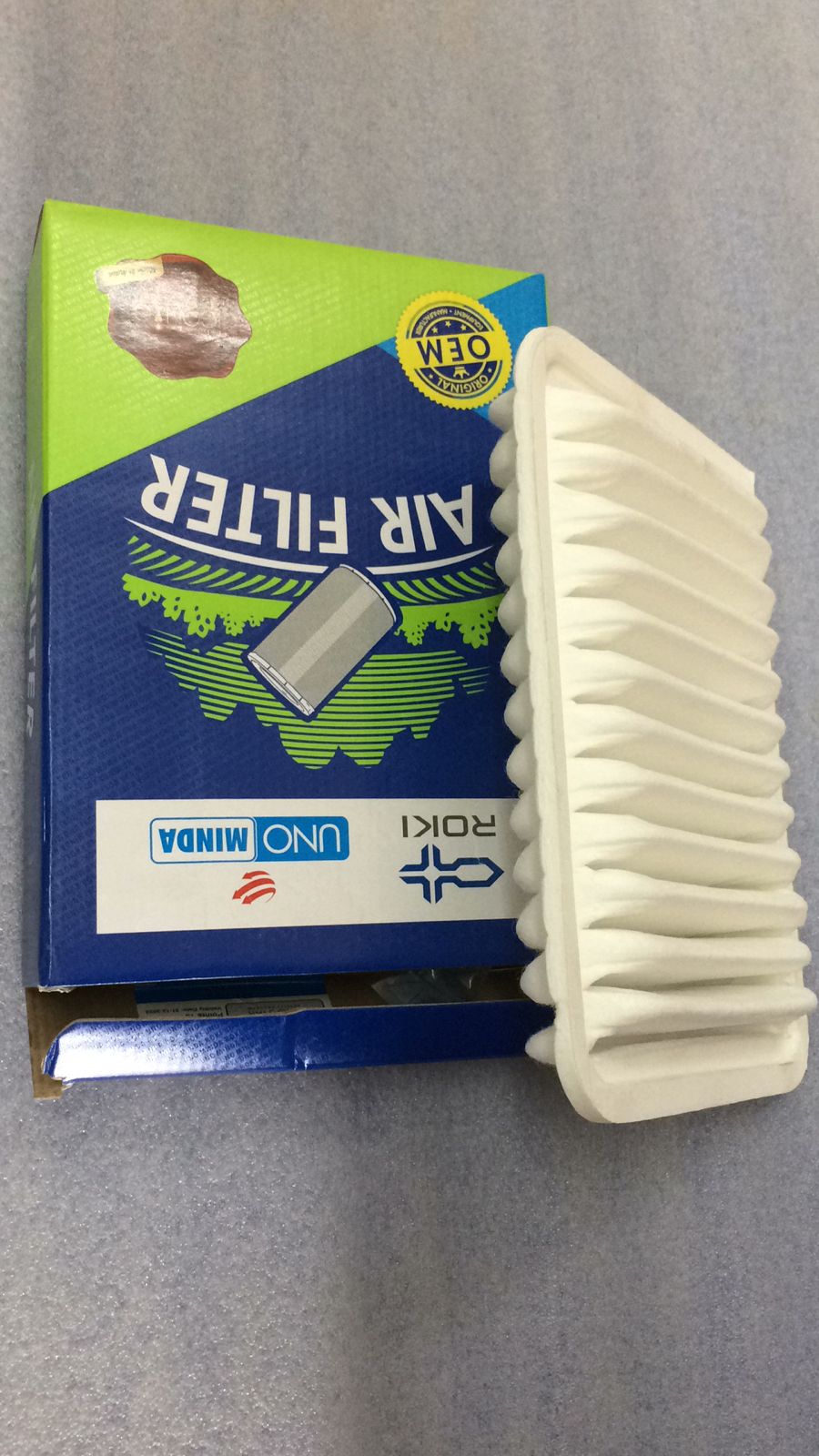 Minda petrol air filter for Toyota Altis, model AF4140PM, cylindrical shape, pleated filter material, designed for vehicle air intake.