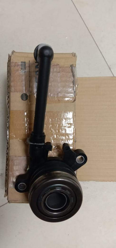 Nissan clutch bearing for Datsun Go, model 306A0JA60D, showing the metal bearing component on a neutral background.