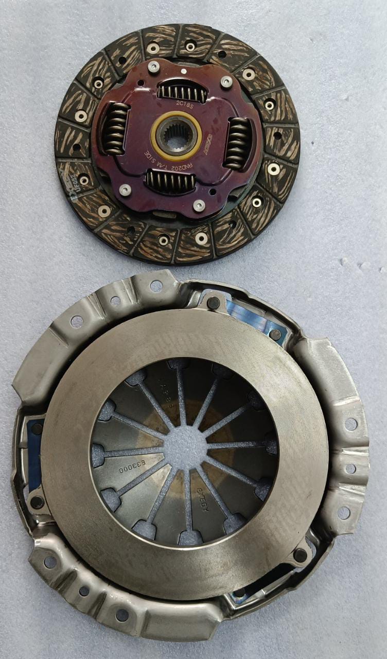 Renault clutch set for KWID 800 cc engine, automotive part with clutch components in a detailed view