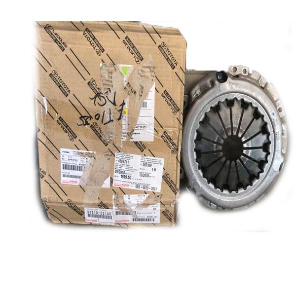 Toyota clutch cover assembly for Innova, Fortuner, Camry, Corolla, showing the pressure plate and related spare parts.
