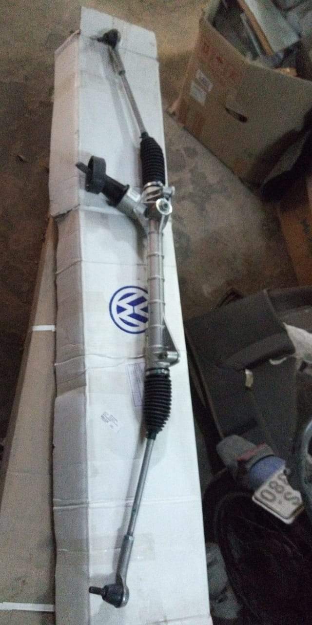 Volkswagen steering fluid for Polo, Vento, Taigun, and Virtus models, with a #6RF423057P part number, shown in a clean container.
